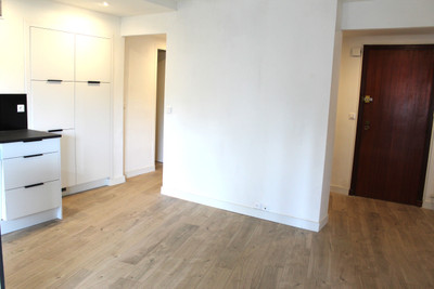 French property for sale in Antibes, Alpes_Maritimes - €274,000 - photo 2