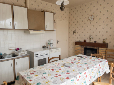French property for sale in Chassenon, Charente - €160,000 - photo 4