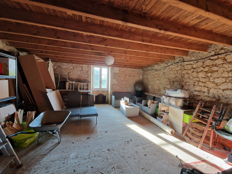 French property for sale in Angoulême, Charente - €190,000 - photo 4