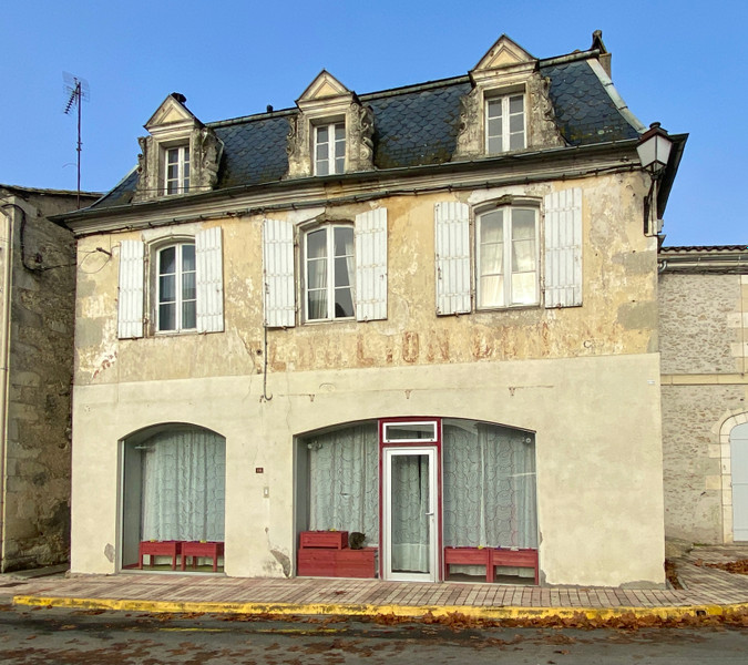 House for sale in SaintMéarddeGurçon Dordogne Beautiful town