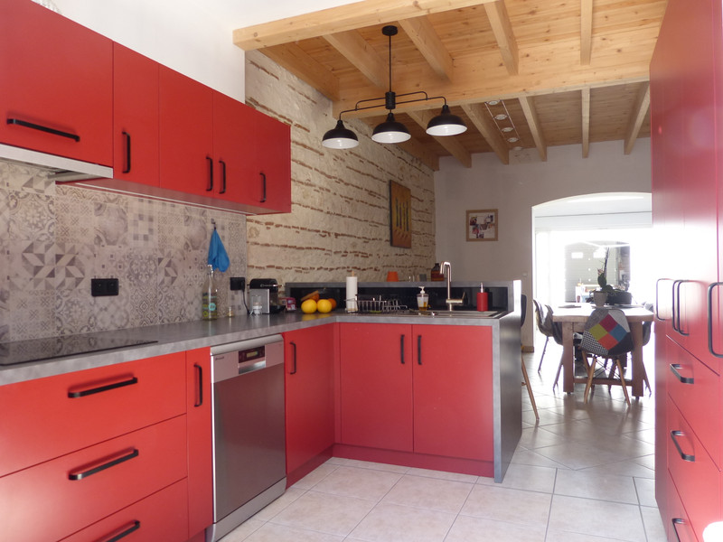House in SainteFoylaGrande Gironde Outstanding, fully renovated townhouse with