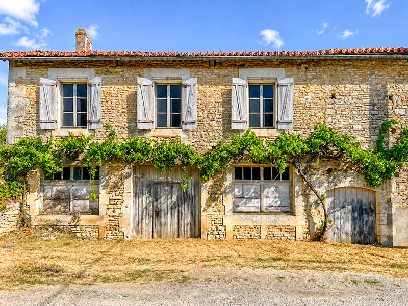 French property for sale in Cellefrouin, Charente - €46,600 - photo 0