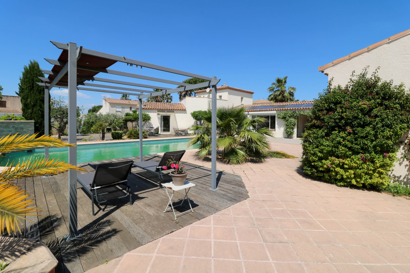 French property for sale in Aigues-Mortes, Gard - €1,225,000 - photo 0
