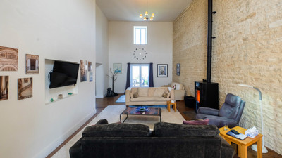 French property for sale in Villeneuve-la-Comtesse, Charente-Maritime - €328,600 - photo 2
