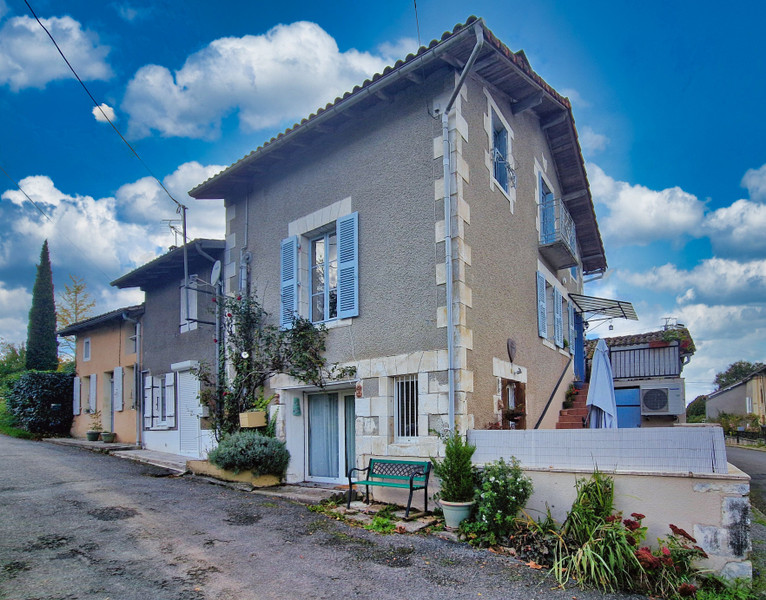 Maison à Lesterps, Charente - photo 1