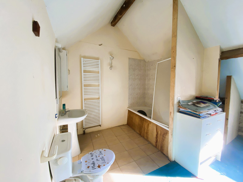 French property for sale in Saint-Saturnin, Cher - €66,600 - photo 5