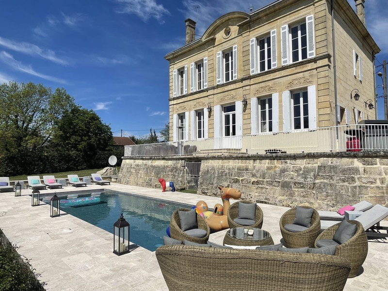 French property for sale in Saint-Émilion, Gironde - €1,365,000 - photo 2