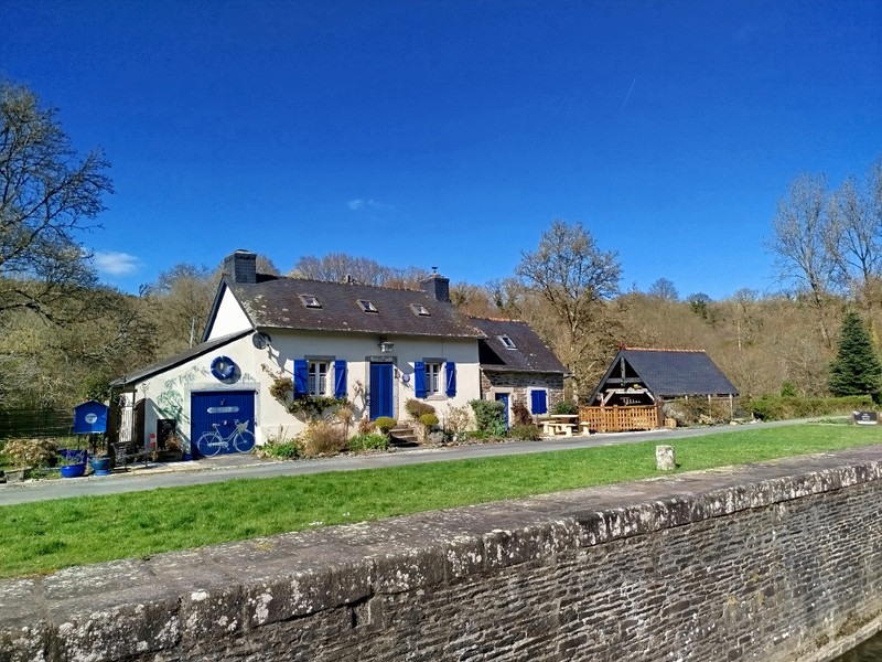 French property for sale in Le Moustoir, Côtes-d'Armor - €169,500 - photo 1