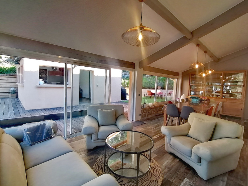 French property for sale in Auriol, Bouches-du-Rhône - €1,630,000 - photo 3