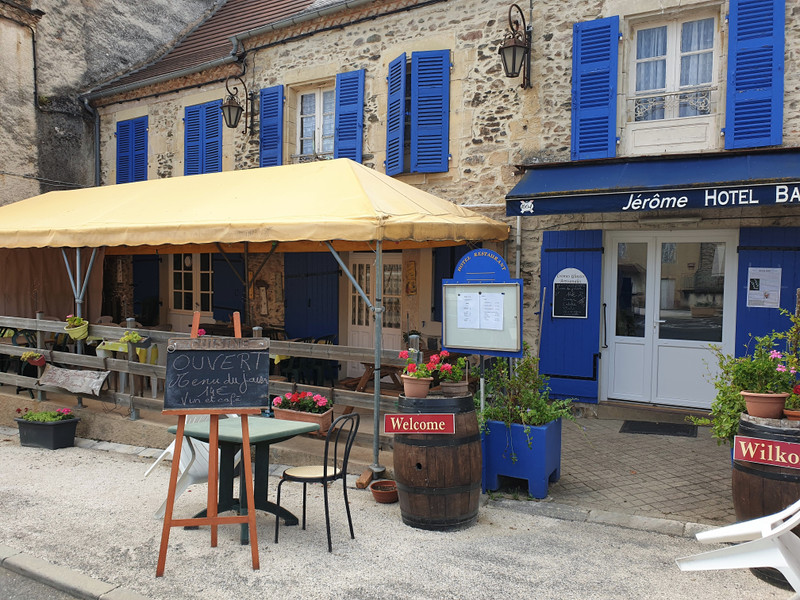 Commerce à vendre à Génis, Dordogne - 157 000 € - photo 1