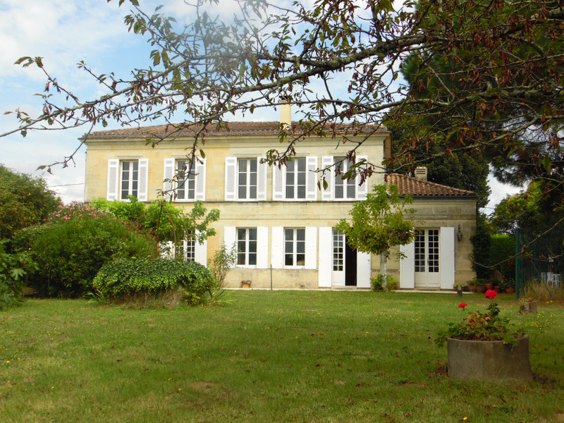 French property for sale in Bayon-sur-Gironde, Gironde - €555,000 - photo 0