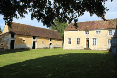 Maison à vendre à Nogent-le-Rotrou, Eure-et-Loir, Centre, avec Leggett Immobilier