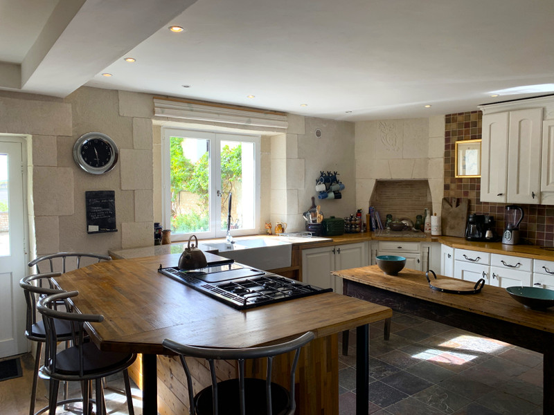 French property for sale in Salles-Lavalette, Charente - &#8364;422,000 - photo 4