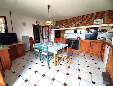 French property for sale in Bertric-Burée, Dordogne - €211,800 - photo 2