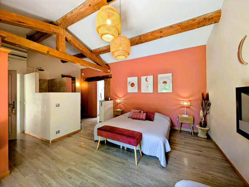 French property for sale in Verquières, Bouches-du-Rhône - €695,000 - photo 3