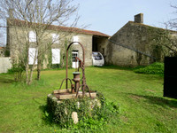 Grange à vendre à Sainte-Même, Charente-Maritime - 88 000 € - photo 1