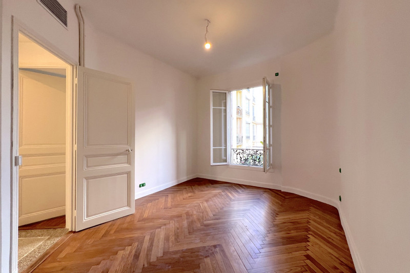 French property for sale in Nice, Alpes-Maritimes - €750,000 - photo 3