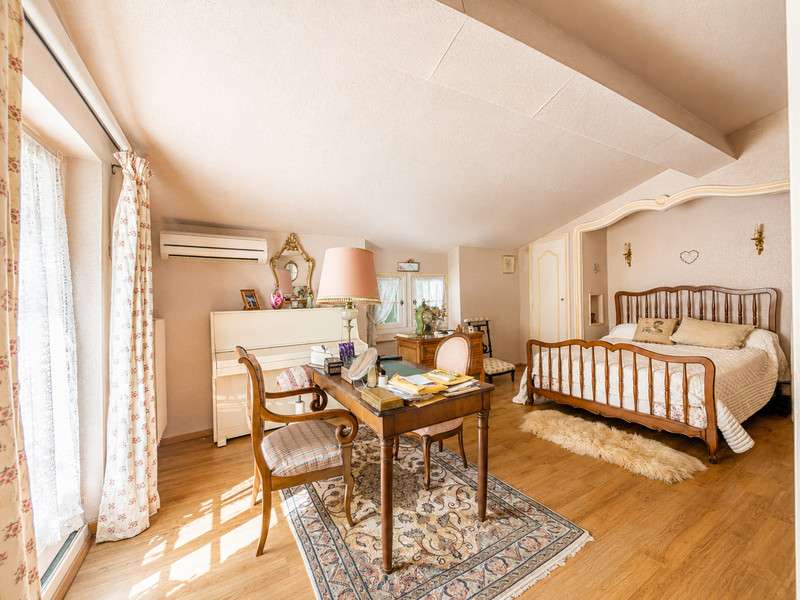 French property for sale in Pézenas, Hérault - €445,000 - photo 8