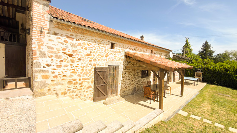 French property for sale in Piégut-Pluviers, Dordogne - €266,430 - photo 2