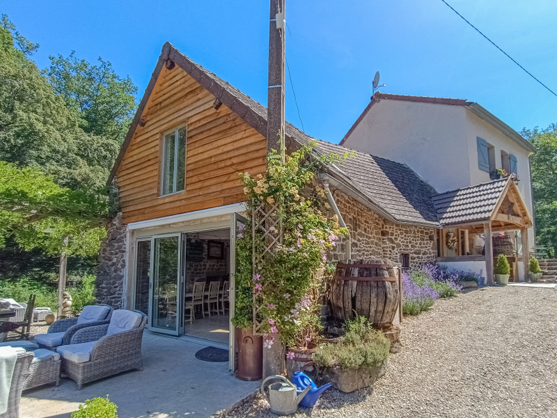 French property for sale in Aubusson, Creuse - €499,900 - photo 3
