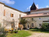 Maison à vendre à La Tâche, Charente - 410.615 € - photo 1