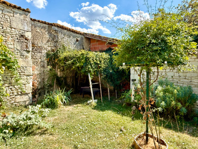 French property for sale in Monts-sur-Guesnes, Vienne - €200,000 - photo 9