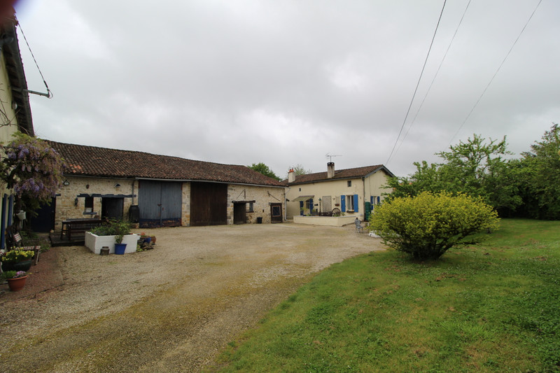 French property for sale in Saint-Martin-l'Ars, Vienne - €267,000 - photo 10