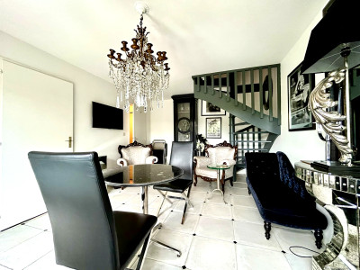 French property for sale in Deauville, Calvados - €393,000 - photo 2