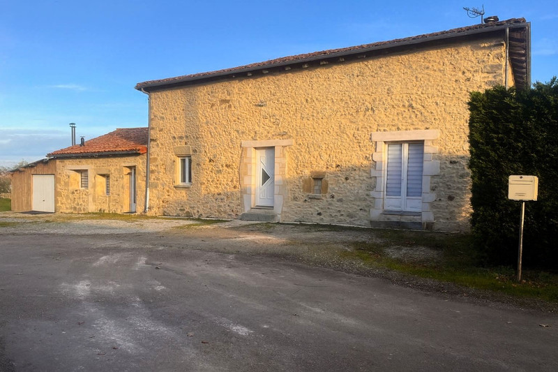Propriété à vendre à Hiesse, Charente - 192 240 €