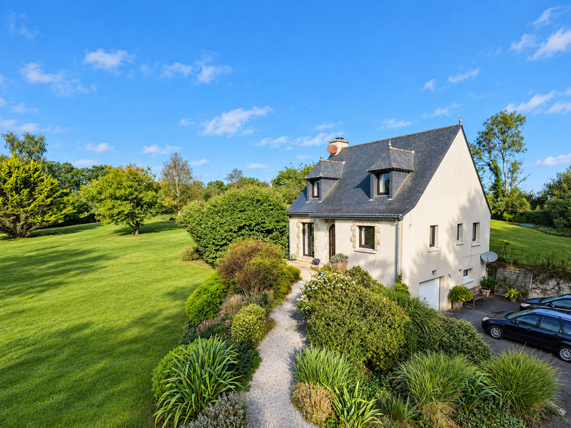 French property for sale in Lohuec, Côtes-d'Armor - €267,500 - photo 0