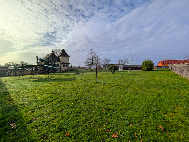 French property for sale in Nanthiat, Dordogne - €532,000 - photo 3