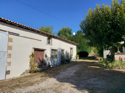 French property for sale in Deviat, Charente - €199,950 - photo 5