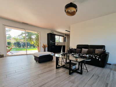French property for sale in Hourtin, Gironde - €446,000 - photo 1
