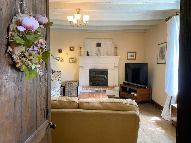 French property for sale in Saint-Sulpice-de-Ruffec, Charente - €344,500 - photo 4