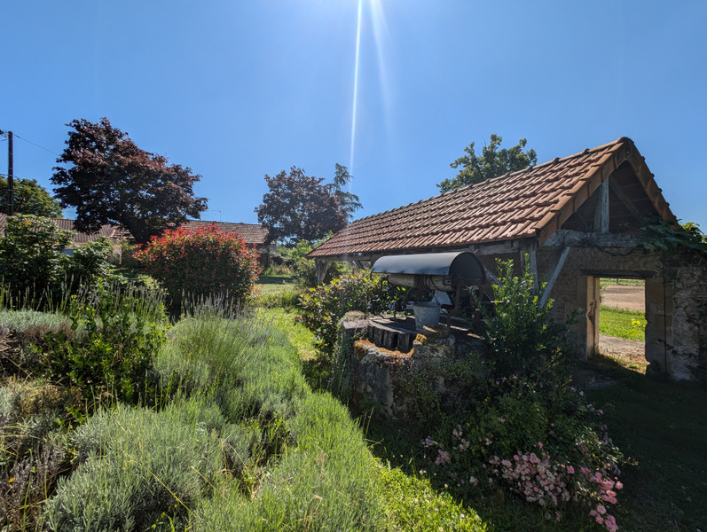 French property for sale in Condéon, Charente - €298,200 - photo 9
