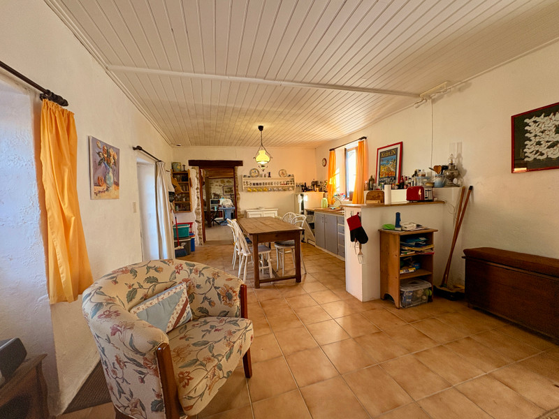 French property for sale in Saint-Saud-Lacoussière, Dordogne - €167,000 - photo 2