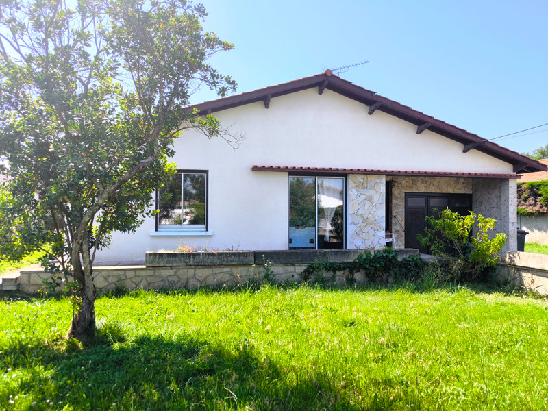French property for sale in Gujan-Mestras, Gironde - €682,000 - photo 0