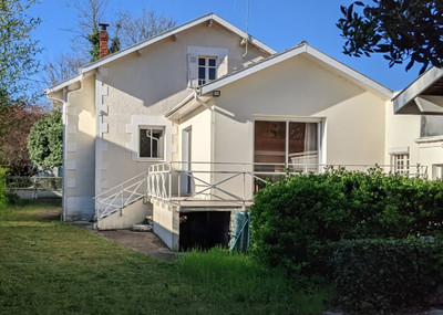 Maison à vendre à Coutras, Gironde, Aquitaine, avec Leggett Immobilier
