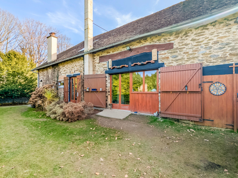 Maison à vendre à Coussac-Bonneval, Haute-Vienne - 207.000 € - photo 1