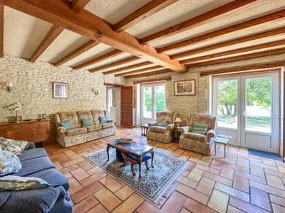 French property for sale in Aumagne, Charente-Maritime - €299,600 - photo 7