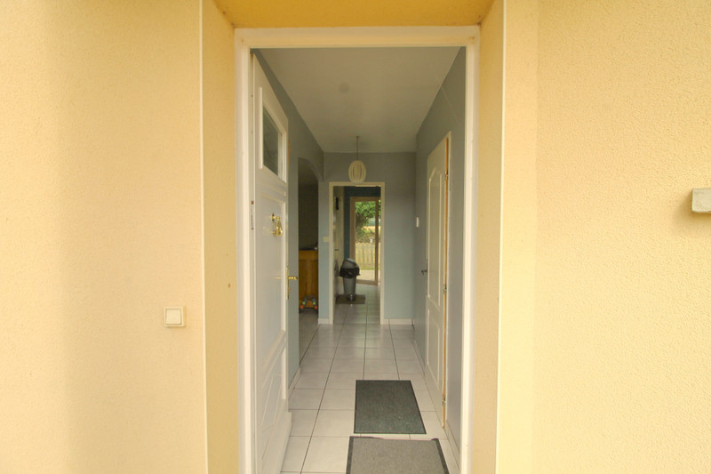 French property for sale in Saint-Pompain, Deux-Sèvres - €220,000 - photo 2