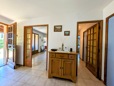 French property for sale in Vaison-la-Romaine, Vaucluse - €395,000 - photo 9