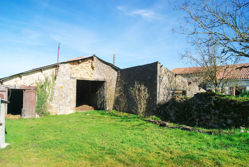 French property for sale in Saint-Aubin-le-Cloud, Deux-Sèvres - €79,000 - photo 3