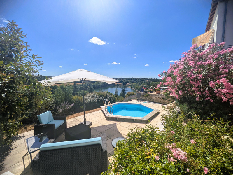 French property for sale in Saint-Georges-de-Noisné, Deux-Sèvres - €344,500 - photo 1