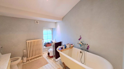 French property for sale in La Rochefoucauld-en-Angoumois, Charente - €413,400 - photo 6