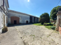 Maison à vendre à Bouëx, Charente - 195.000 € - photo 2