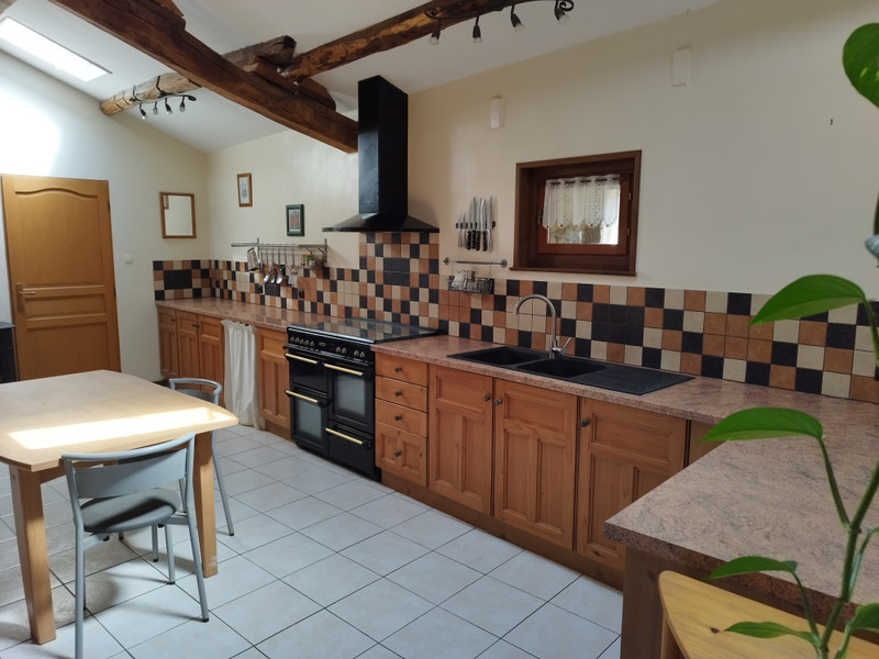 French property for sale in Alloinay, Deux-Sèvres - &#8364;212,903 - photo 4
