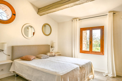 French property for sale in Caseneuve, Vaucluse - €720,000 - photo 7