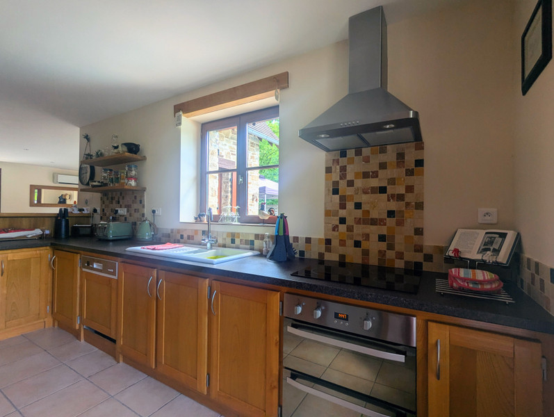 French property for sale in Saint-Pierre-de-Frugie, Dordogne - €290,000 - photo 5