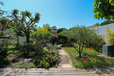 French property for sale in Aigues-Mortes, Gard - €1,225,000 - photo 12